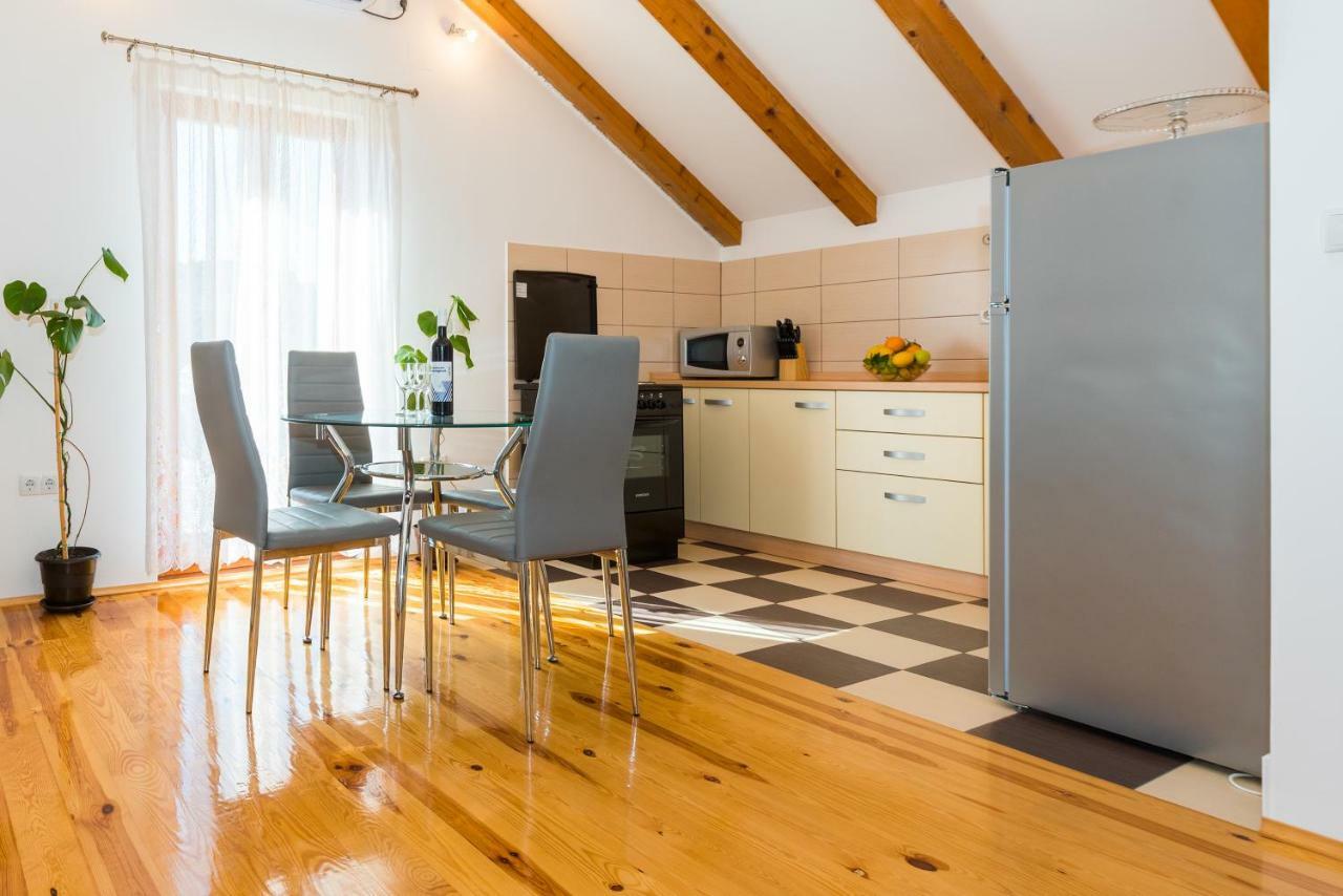 Apartment Bogdanovic Tisno Exterior foto